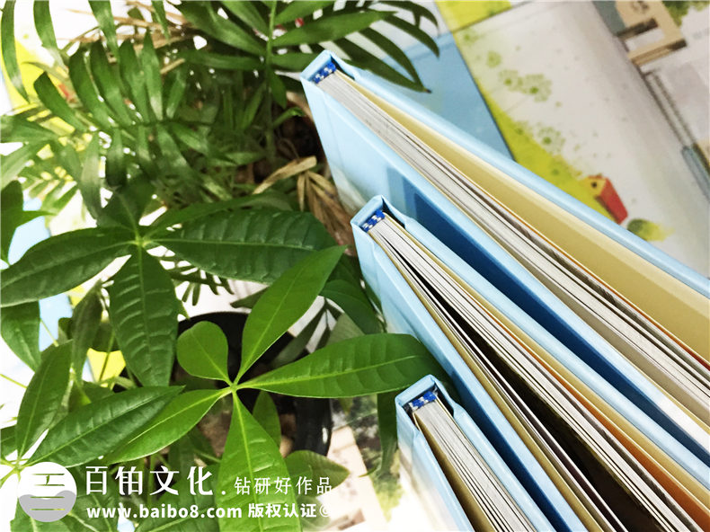 畢業(yè)相冊制作公司哪家好 畢業(yè)之前制作校園青春記憶的畢紀念冊！第2張-宣傳畫冊,紀念冊設計制作-價格費用,文案模板,印刷裝訂,尺寸大小