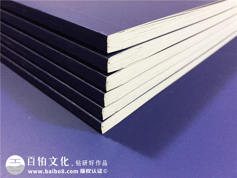 簡潔穩(wěn)重的研究生畢業(yè)紀(jì)念冊設(shè)計(jì)風(fēng)格,不負(fù)勇往-西南財(cái)大金融學(xué)院