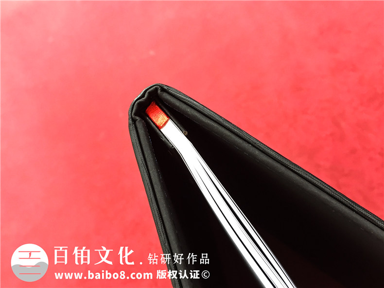 中式高端菜單設(shè)計(jì)-帶金屬配件和小窗口的菜譜畫冊怎么做