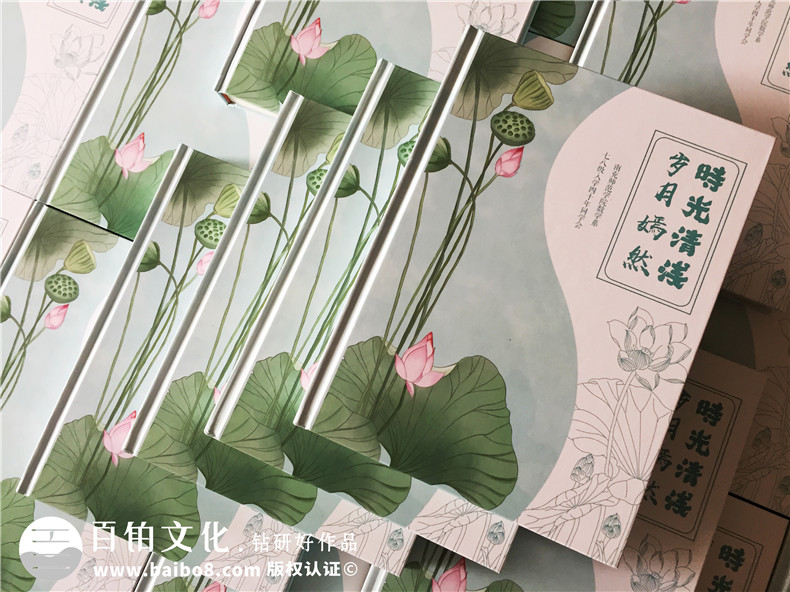 只要有過(guò)同學(xué)友誼的聚會(huì)紀(jì)念冊(cè)制作 倍感同學(xué)紀(jì)念冊(cè)的真實(shí)情感！第1張-宣傳畫(huà)冊(cè),紀(jì)念冊(cè)設(shè)計(jì)制作-價(jià)格費(fèi)用,文案模板,印刷裝訂,尺寸大小