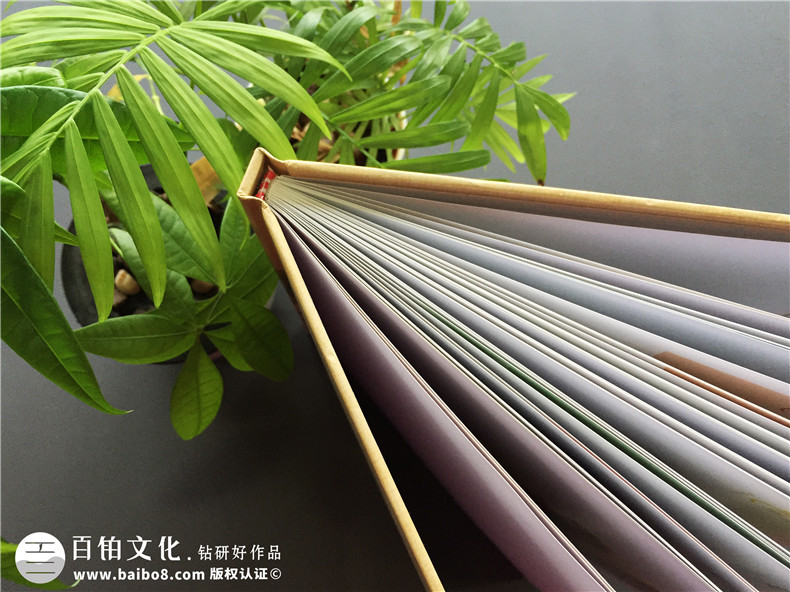 周年同學(xué)聚會相冊制作 同學(xué)聚會活動后 準(zhǔn)備制作新的同學(xué)紀(jì)念冊第2張-宣傳畫冊,紀(jì)念冊設(shè)計(jì)制作-價格費(fèi)用,文案模板,印刷裝訂,尺寸大小