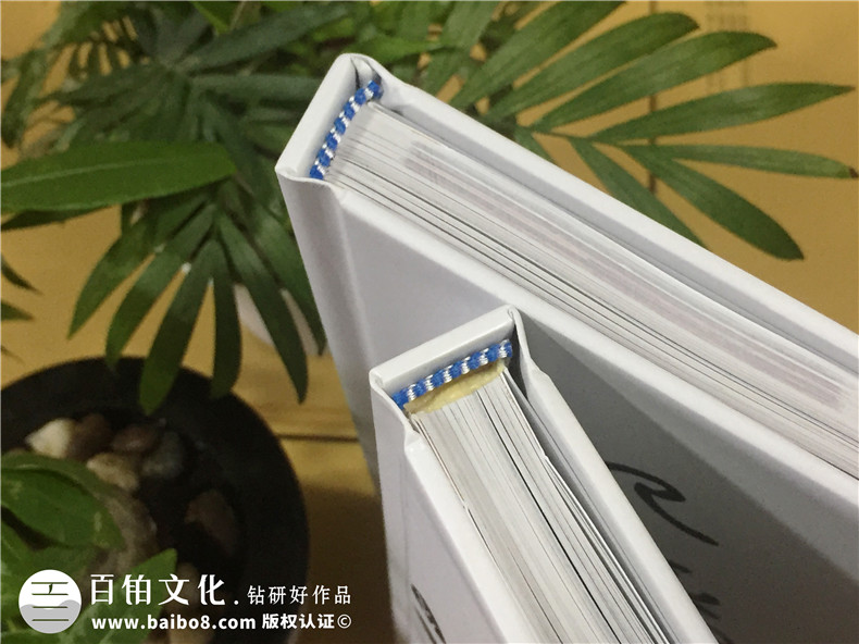 同學(xué)聚會相冊制作方法：選擇專業(yè)的設(shè)計公司 輕松完成！第2張-宣傳畫冊,紀(jì)念冊設(shè)計制作-價格費用,文案模板,印刷裝訂,尺寸大小