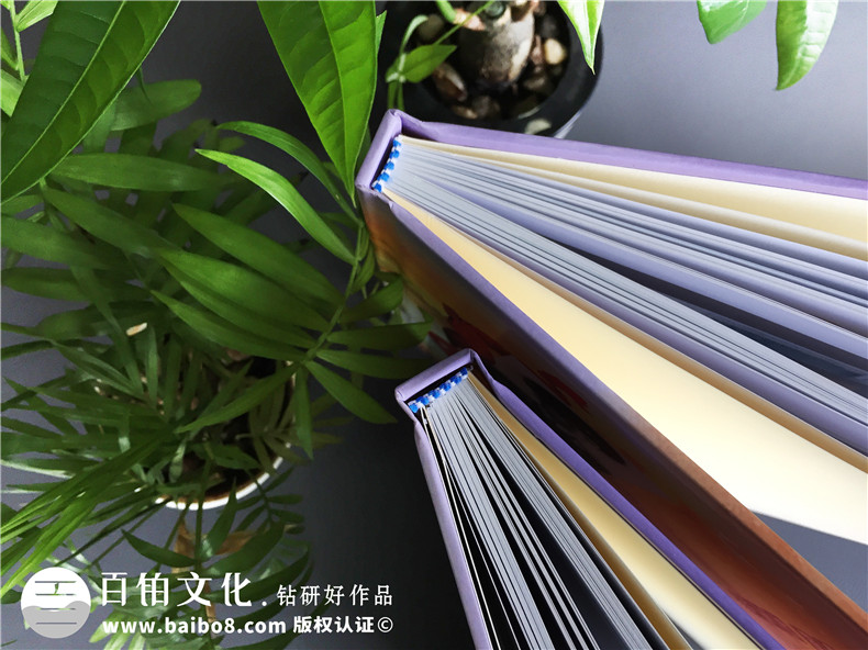 父母紀(jì)念冊(cè)制作怎么辦？為母親制作紀(jì)念冊(cè) 留存家庭幸福第2張-宣傳畫(huà)冊(cè),紀(jì)念冊(cè)設(shè)計(jì)制作-價(jià)格費(fèi)用,文案模板,印刷裝訂,尺寸大小