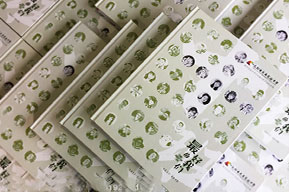 制作畢業(yè)紀念冊 查閱專業(yè)紀念冊設計公司的畢業(yè)紀念冊設計方案！
