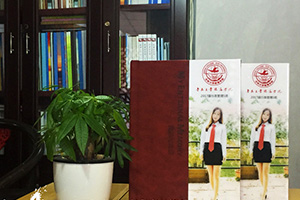 學(xué)生畢業(yè)紀(jì)念冊(cè)制作 定格校園記憶紀(jì)念同學(xué)友誼！